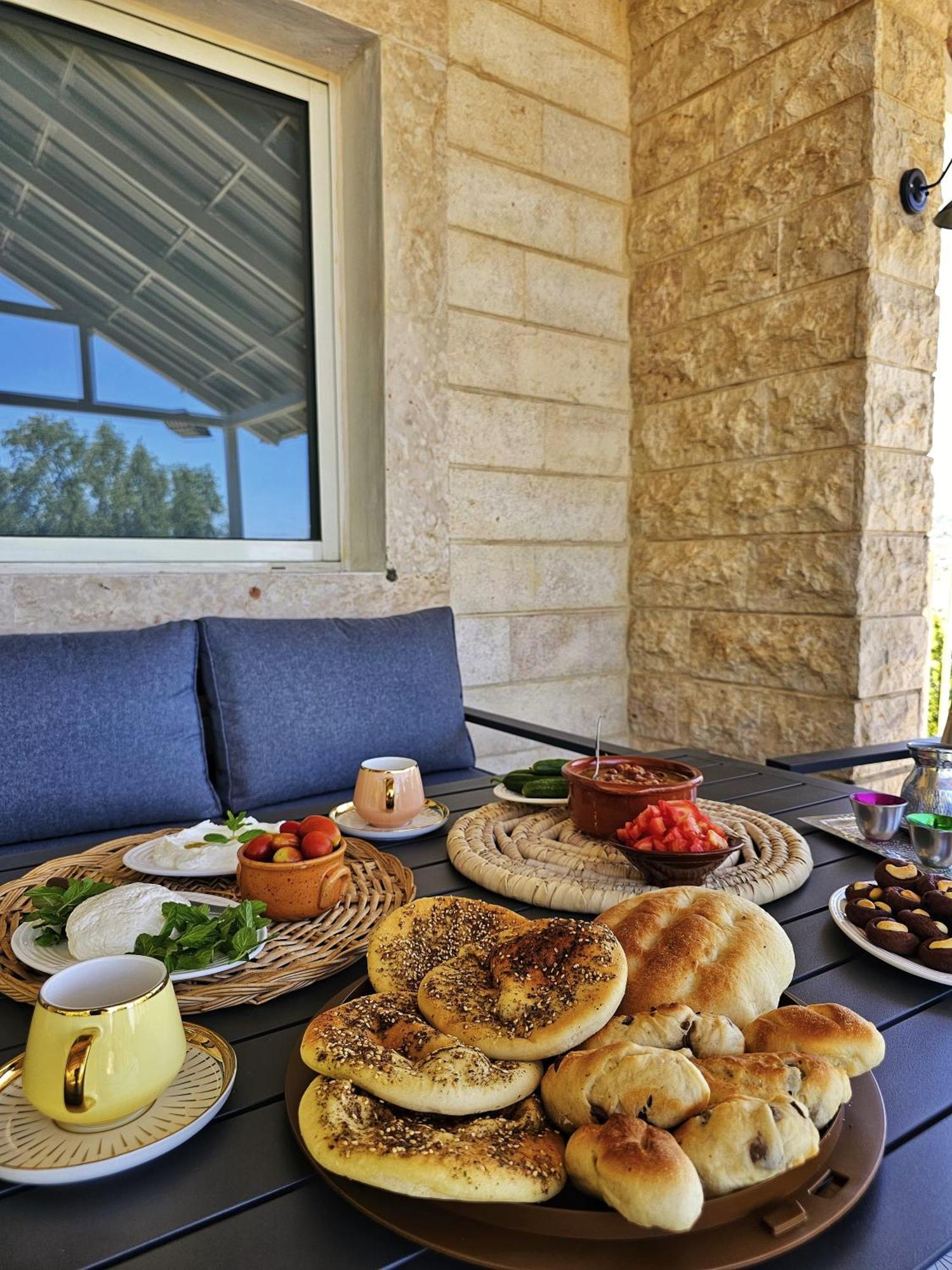 Beit Mema Villa Ad Dahr Exteriör bild